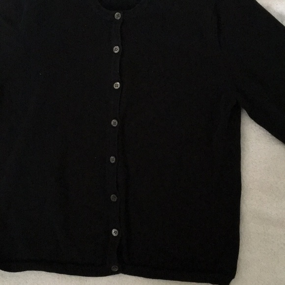 Eddie Bauer Cardigan Sweater (M) - Picture 2 of 4